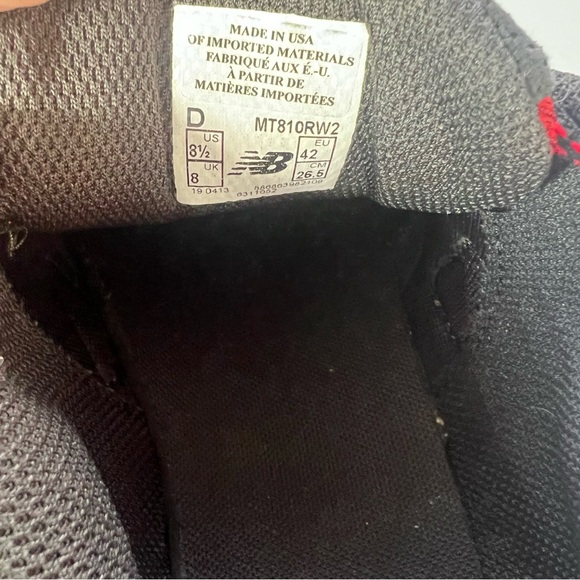 New Balance MT810v2 shoes Mens 8.5 red gray Trail Running sneakers USA MT81RW2 - Picture 7 of 9